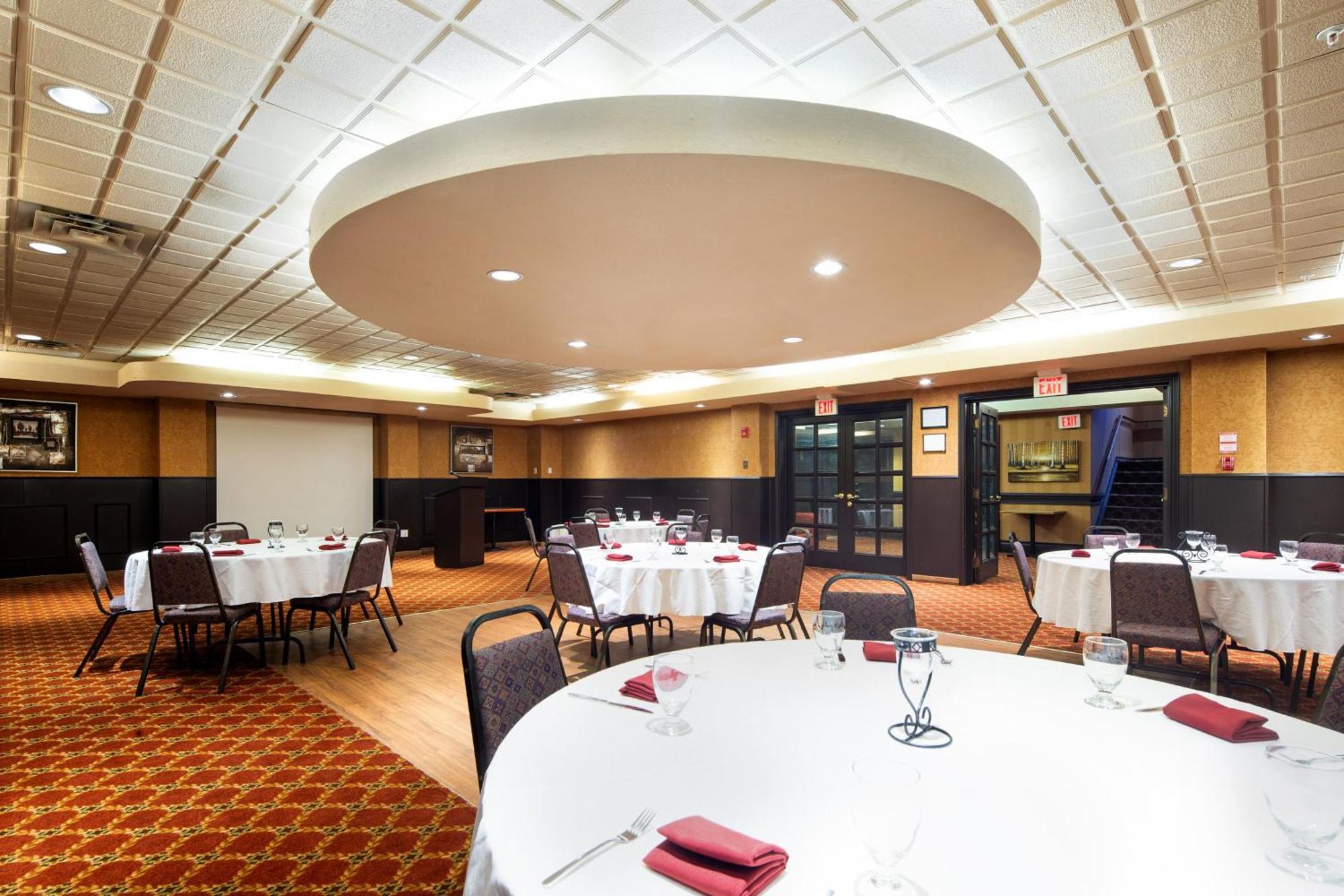 Holiday Inn Hinton By Ihg Экстерьер фото