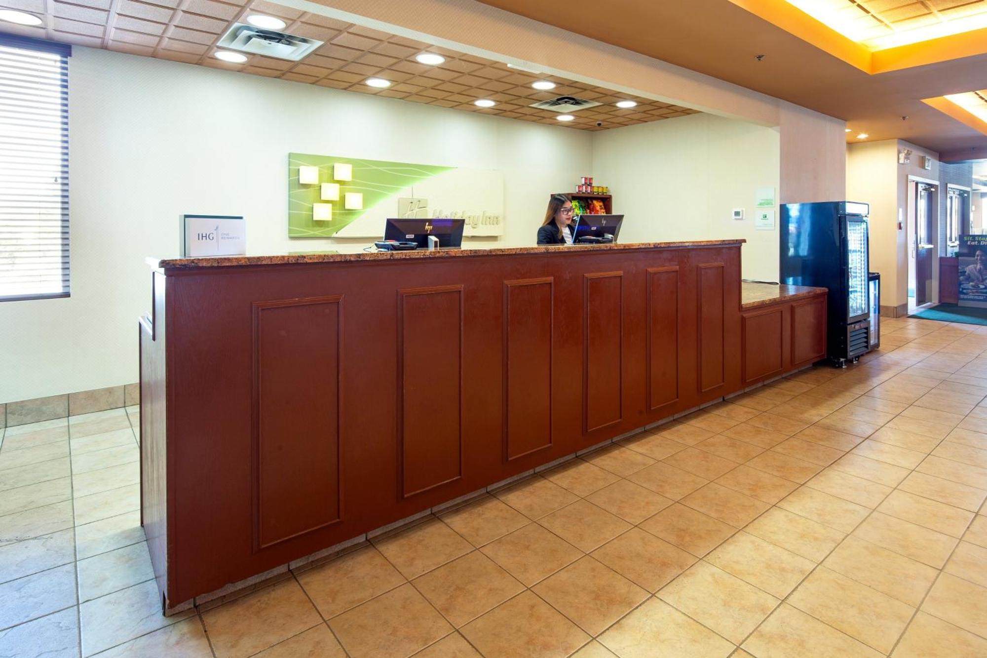 Holiday Inn Hinton By Ihg Экстерьер фото